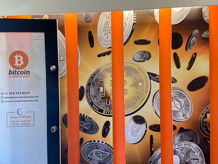 Image of front of bitcoin & crypto shop